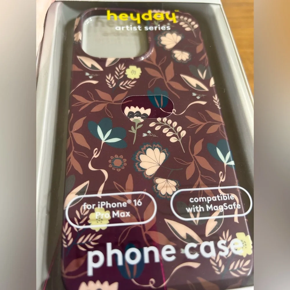 NWT Target heyday Floral iphone 16 Pro Max Phone Case